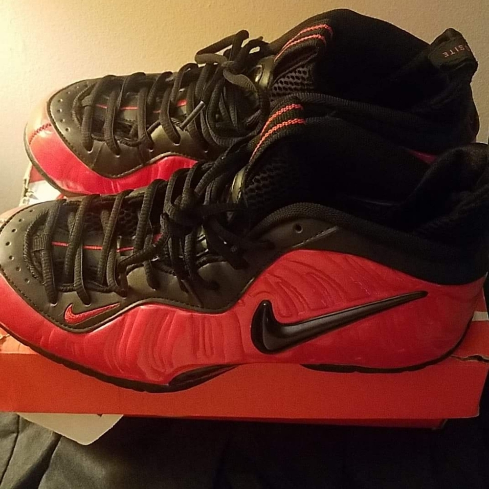 Men airfoam nike 9.5, red/black crystalline swoosh